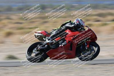 media/Nov-16-2025-Race Pace (Sun) [[8c5fa54630]]/Verified Riders/3-Turn 14 (1045am)/